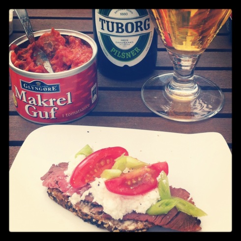 Lunch... which seems to be always with beer and always with rye bread. Fab!